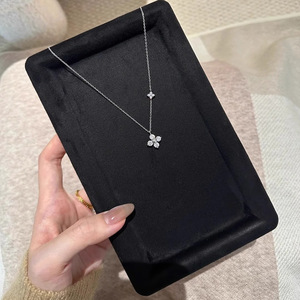 Collana in Acciaio Inossidabile con Quadrifoglio in Zirconia Cubica, Catena Sottile e Delicata, Gioiello di Moda per Donne - Product Image 3