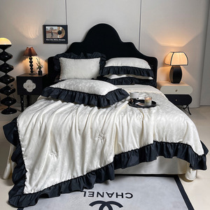 Parure de lit de luxe en soie lavée, motif papillon, bordure volantée noire, jacquard blanc, drap plat rafraîchissant et fin toutes saisons, taille Queen - Product Image 1