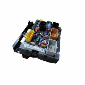 Boîte à fusibles automobile OEM 9675879480 9809742880 R05 BSM = R05 = R04 pour <span class=keywords><strong>Peugeot</strong></span> Citroen - Product Image 4