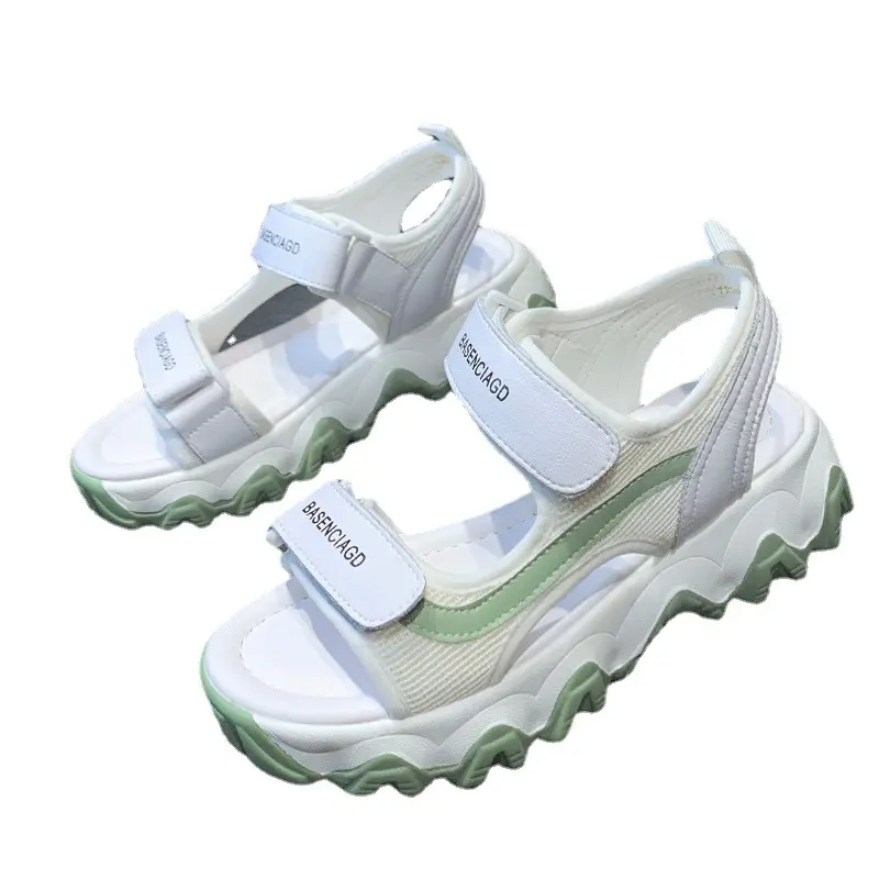 खेल सैंडल 2023 नई गर्मियों में फैशन मोटी soled महिलाओं के जूते नरम soled समुद्र तट आरामदायक जूते