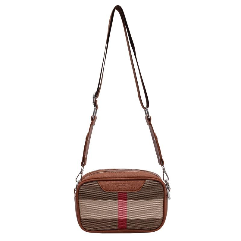 น้ำตาลอ่อน