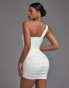 2024 fabrication de vêtements vêtements personnalisés en gros femmes été blanc une épaule découpée bal courte Mini robe moulante