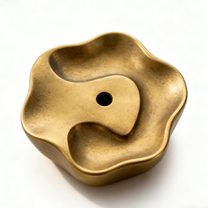 แท่นวางธูปทรงดอกไม้แบบสั่งทำพิเศษ งานหล่อ CNC คุณภาพสูง ดีไซน์หรูหรา แข็งแรง ทนทาน ผลิตจากอะลูมิเนียม ทองเหลือง และโลหะเคลือบทอง เหมาะสำหรับใช้ในบ้าน - Product Image 1