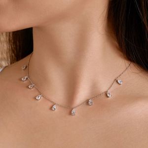 Collier pendentif Dylam exquis et raffiné en argent sterling avec chaîne à maillons, pompons et zircon cubique 5A en forme de poire - Product Image 4