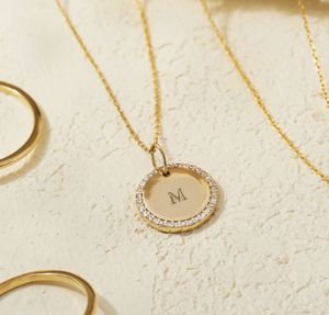 Kalung Liontin Koin Emas 18k dengan Batu CZ Berlapis, Dapat Diukir, Perhiasan Khusus untuk Nama, Inisial, dan Tanggal - Product Image 3