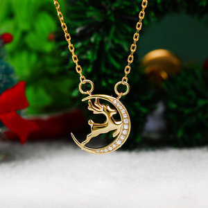 Collana con Ciondolo Luna e Cervo Natalizio per Donne, Gioiello Scintillante con Charm Incastonato, Accessorio di Moda per Uso Quotidiano, Regalo - Product Image 2