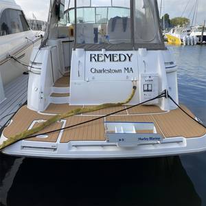 Cruisers Yachts 4270 EVA 2002, Cubierta de Madera Moderna para Exteriores con Función Antideslizante, Instalación Fácil con Sistema de Clic - Product Image 2