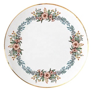 Nouvelles assiettes en céramique à motif de guirlande luxueuse de style nordique avec bord doré - Product Image 6