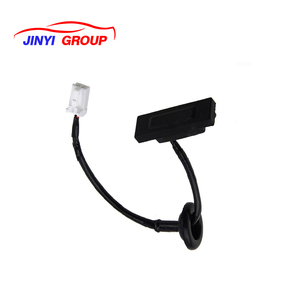 Interruptor de Apertura de Maletero Compatible con Hyundai Verna 812601R000 81260-1R000 - Product Image 1