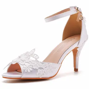 Dropshipping özel Logo dantel çiçek beyaz yüksek topuklu ayakkabı kadınlar yeni stiller düğün elbisesi tasarımcı sandalet