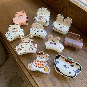 Pinzas para el pelo acrílicas con diseño de serie de dibujos animados de animales lindos Mini pinzas de garra coloridas Clips acrílicos para niñas - Product Image 1