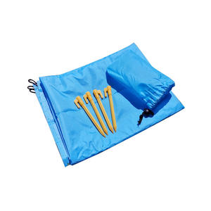 Manta de picnic rectangular de tela Oxford azul cielo, impermeable, portátil, para exteriores, para acampar, con estacas y bolsa de transporte. - Product Image 1