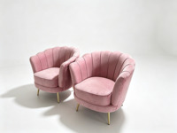 Chaise de mariage moderne en velours à dossier festonné pour la location événementielle, projets hôteliers commerciaux, pieds dorés de luxe