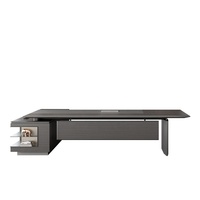Bureau de direction de luxe de taille standard, table de bureau élégante pour manager et chaise, mobilier de bureau avec table de réunion