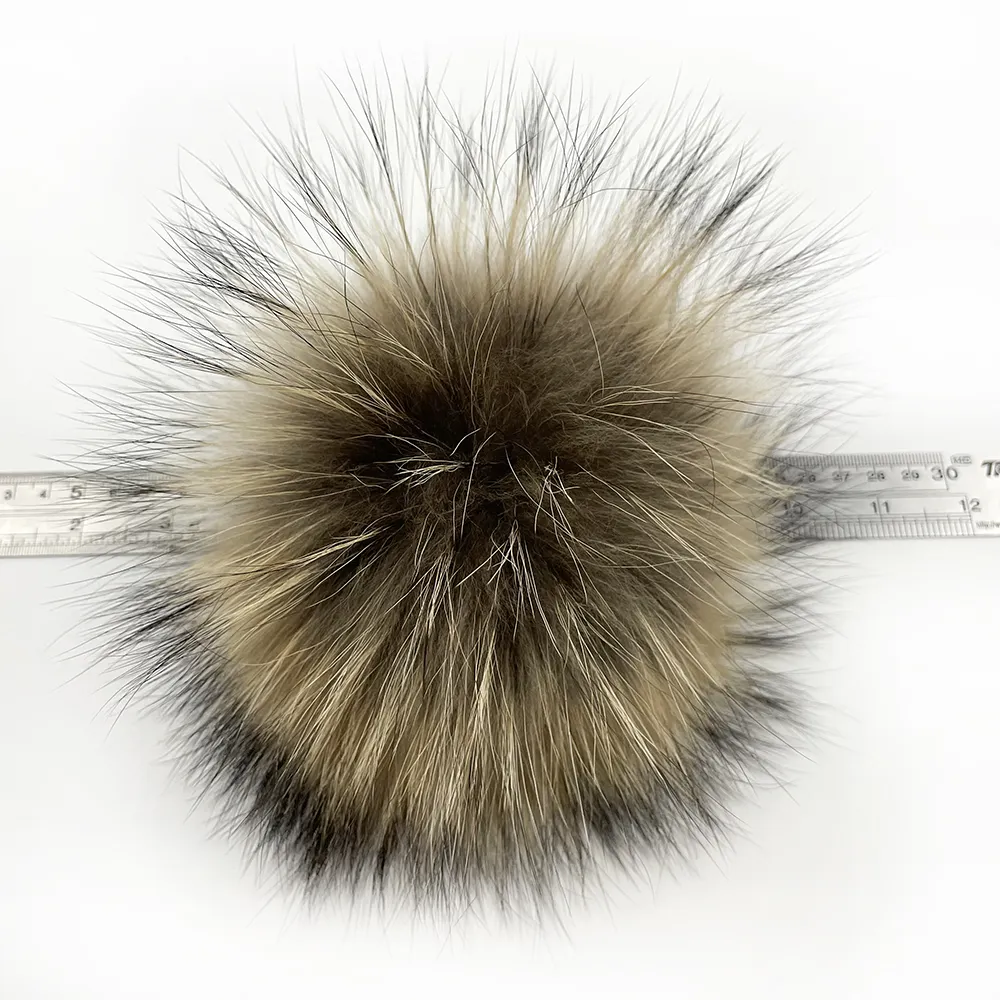 大きなぬいぐるみサイズ13cm 15cm18cm本物のアライグマの毛皮のポンポンボールボタンスナップ付き/ビーニーファーポンポン女性冬の帽子ファーボール