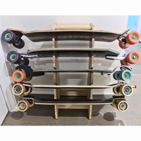 Rak Display Kayu Kustom Model Cascade untuk Skateboard, Longboard, Snowboard, Rak Display Lantai untuk Toko