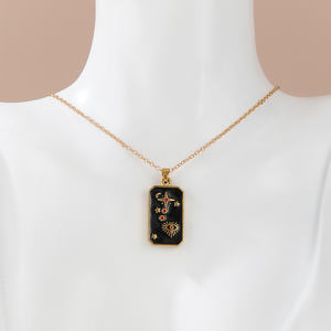 Hot Selling Retro <span class=keywords><strong>Tarot</strong></span> Card Hanger Ketting Rechthoekige Inlay Roestvrij Staal Met Gouden Beplating Geluksjuwelen Uit De Fabriek - Product Image 2