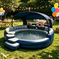 Bar de piscine gonflable personnalisé avec sièges-canapés, salon aquatique rond avec table de bar à auvent, piscine gonflable pour location événementielle