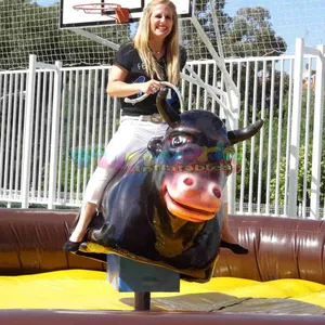 Commerciale Rodeo bull ride macchina di controllo gonfiabile toro meccanico di qualità giostre adulti bambini gonfiabile sport gioco per il partito