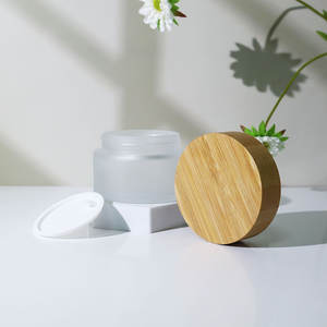 Frasco de Vidrio Esmerilado de Lujo de 100g con Tapa de Madera para Cremas y Ungüentos |   Logotipo Personalizado, Ofertas al por Mayor, Entrega Rápida - Product Image 3