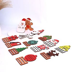 Décoration de Noël promotionnelle : Planche artisanale en bois avec motifs étoile, flocon de neige, pince à billets et sapin de Noël, pour cadeaux - Product Image 2