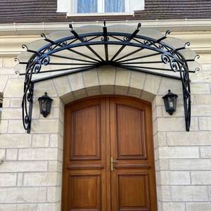 Auvent en fer forgé personnalisé avec fonctionnement fixe Caractéristiques coupe-vent anti-UV Montage mural pour villa Conception traditionnelle par défilement - Product Image 5