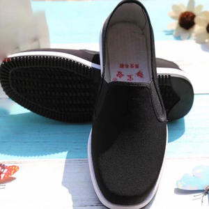 Vente en gros de chaussures en toile pour hommes mocassins d'extérieur classiques chaussures de course avec fonction légère bout fermé design résistant à l'usure - Product Image 1