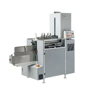 Machine semi-automatique de fabrication de boîtiers de reliure de couverture de livre à couverture rigide