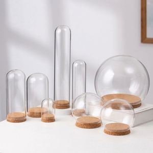 Cloche en verre et bois de style Art Déco européen moderne avec base en liège, idéale pour la décoration florale de la maison en gros pour les anniversaires - Product Image 1