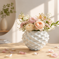 Vase en céramique moderne blanc ARM LVG avec texture 3D à bulles, pot à fleurs sculptural en porcelaine pour la décoration intérieure, motif galet en relief