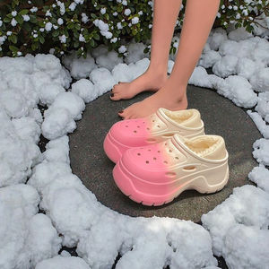 Unisex आरामदायक शीतकालीन आउटडोर एवा हाई टॉप एयर कुशन ओपन टो गार्डन सैंडल लुभावनी नरम ऊपरी भीतरी फ्लैट क्लॉग्स - Product Image 5