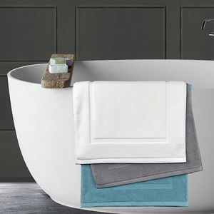 Tapis de bain de luxe 5 étoiles en coton 100% hautement absorbant, antidérapant et lavable en machine - Product Image 1