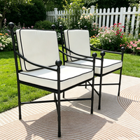 Fauteuil de patio extérieur en métal noir, chaise simple moderne en fer forgé avec coussin pour jardin, balcon, intérieur, ou comme chaise d'appoint