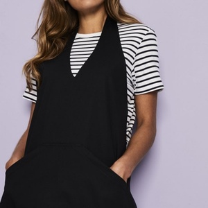 V Neck <b>Kitchen</b> Salon Barber Women's Custom Apron with Pockets Printing & Embroidery Custom Logo & <b>Label</b> 100% Polyester Fabric - Product Image 4