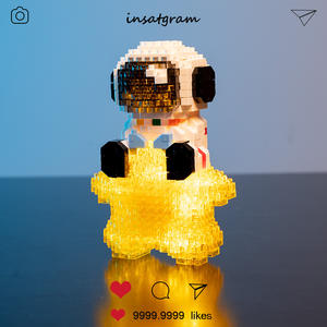 Bloques de Construcción de PVC de Astronauta Luminoso, Rompecabezas para Niños, Juguetes de Ensamblaje Compatibles con Otros Bloques de Construcción - Product Image 5