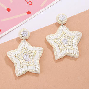 Boucles d'oreilles tissées mode élégante étoile créative perles de riz blanc pendentif boucles d'oreilles pour femmes Uionen 1869 - Product Image 3