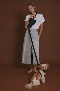 Tas Selempang/Pinggang Jala Bernapas Sederhana Solid dengan Rilis Cepat, Bahan Denim Logo Merek Mewah Kustom, Tali Anjing Bebas Genggam - Product Image 3