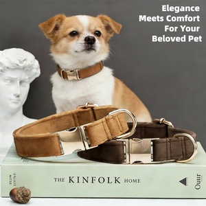 Ensemble collier et <span class=keywords><strong>laisse</strong></span> pour <span class=keywords><strong>chien</strong></span> <span class=keywords><strong>en</strong></span> velours doux et élégant avec plaque gravée, durable pour toutes les races, idéal pour l'entraînement et les promenades quotidiennes - Product Image 3