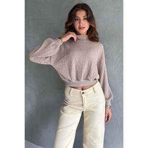 DEFILE Blouse courte à col roulé texturée marron pour femme, mélange polyester et lycra, haut décontracté élégant pour toutes les saisons - Product Image 4