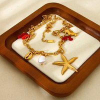 Bijoux DIY Colliers en acier inoxydable plaqué or 18 carats Colliers à breloques en coquille hippocampe perle corail rouge étanche pour femmes