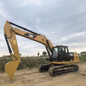 รถขุด CAT 320d มือสอง รถขุดไฮดรอลิกตีนตะขาบ Caterpillar 320dl พร้อมเครื่องจักรกลงานวิศวกรรมและก่อสร้างมือสอง - Product Image 2