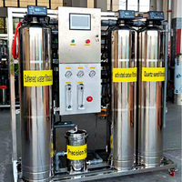 Système de filtration d'eau par osmose inverse commercial intégré en acier inoxydable 1000 LPH avec charbon actif, sable de quartz et résine ionique