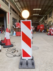 Ensemble de 5 balises lumineuses LED en cascade, feux de signalisation séquentiels LED, poteaux de signalisation - Product Image 1