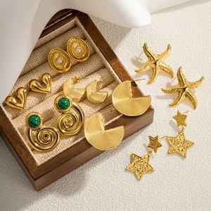 Joyería de Moda Personalizable al por Mayor, Aretes Colgantes de Acero Inoxidable con Baño de Oro de 18K, Aretes de Aro con Forma de Estrella para Mujeres Elegantes - Product Image 2