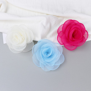 Accessoires floraux en mousseline de soie 10 cm, fleurs en tissu faites à la main pour cheveux, vêtements, chaussures, sacs, motif camélia Printemps 2025 - Product Image 1