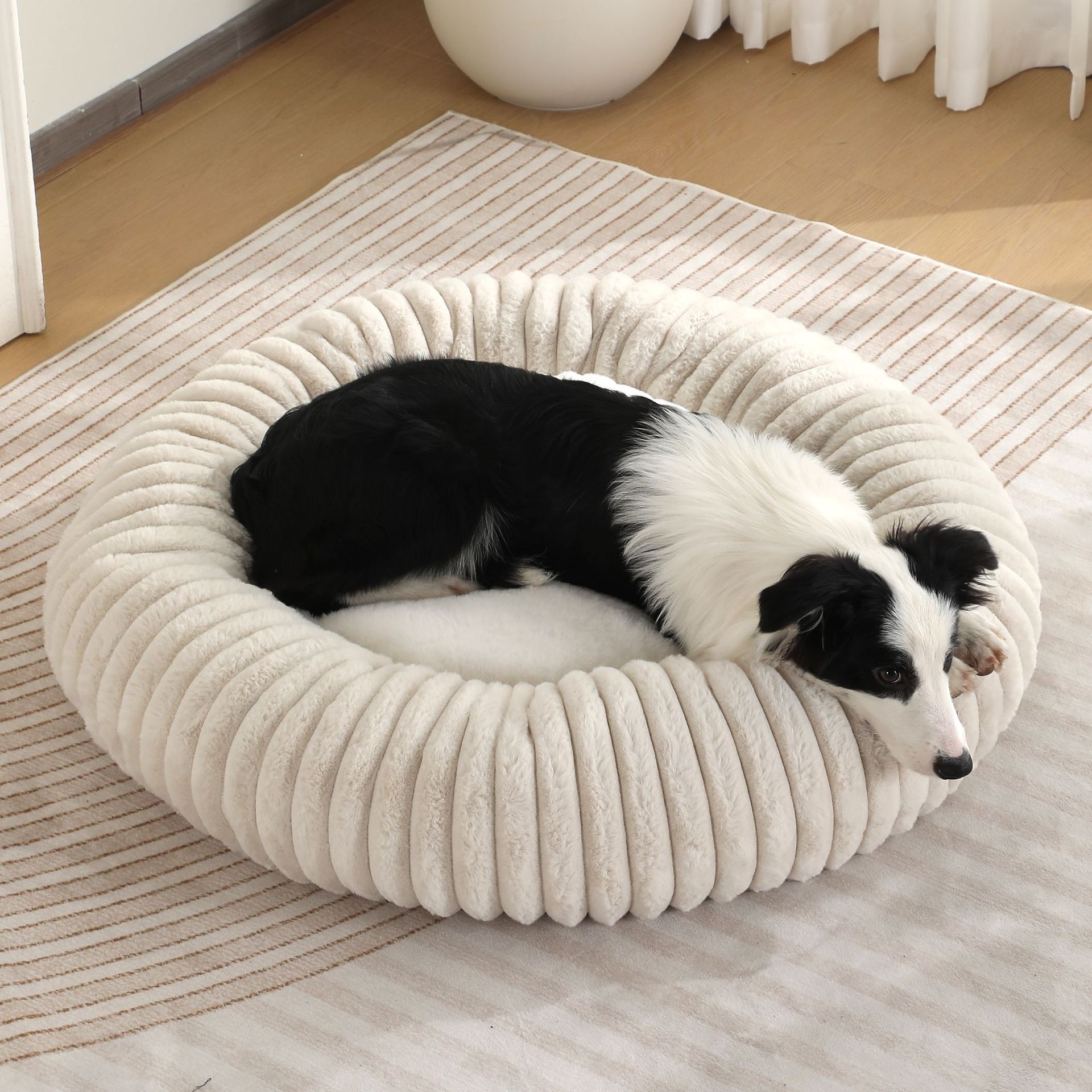 Wholesale Round Plush Pet Bed – Soft & Cozy Cat and Dog Bed with Custom Logo for Pet Shops & Brands - View 3