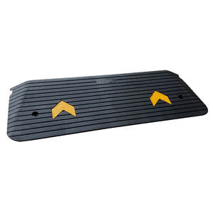 Rampe <span class=keywords><strong>de</strong></span> <span class=keywords><strong>trottoir</strong></span> robuste noire 1100*410*50mm en caoutchouc pour fauteuils roulants et voitures, pour la circulation routière - Product Image 2