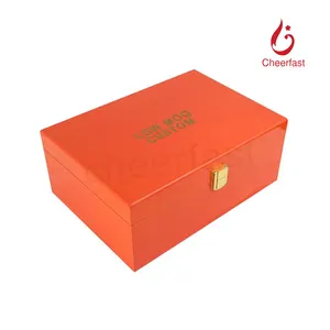 Captures The Enduring Magic Of Love Customize Your Keepsake By Engraving A Name And Initials Oem Wooden Box Wooden Square Box