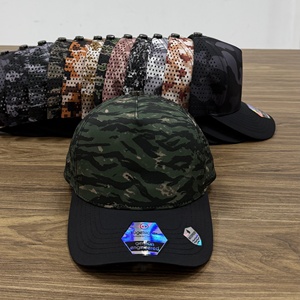 Casquette de golf camouflage vert noir à visière incurvée, chapeau de performance imperméable à 5 panneaux avec logo personnalisé, perforée et respirante, pour homme et femme - Product Image 2