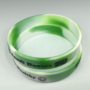 לוגו מותאם אישית צמידים מודפסים <span class=keywords><strong>wristbands</strong></span> סיליקון בצבע מסולל פרסומת - Product Image 5